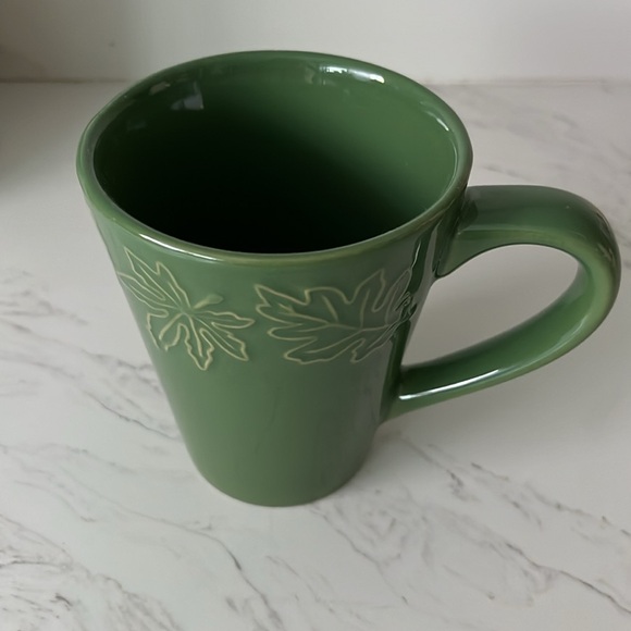Gorgeous green fall mug🍁 - Picture 2 of 4